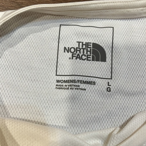NWT The North Face Vyrtue Short Sleeve Boxy Crop Top Tee Vintage White Heather - Picture 10 of 10